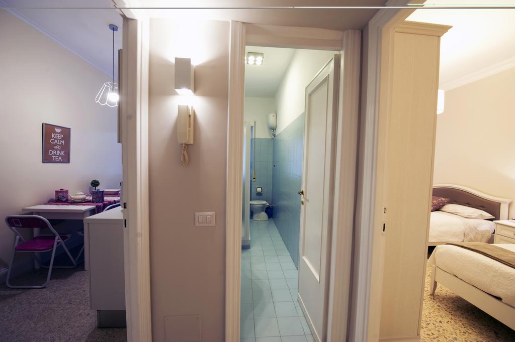 רומא Aurora Guest House מראה חיצוני תמונה